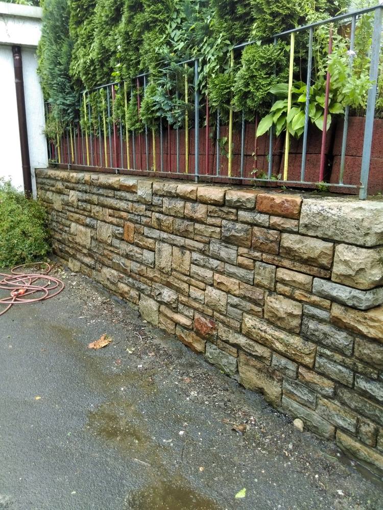 Nachher: Mauer gereinigt